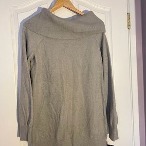 Women’s knitted long top, fitted, big collar